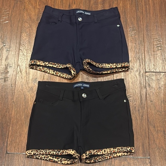 NWOT! Amanda Jones Stretchy Black and Navy Shorts with Leopard Trim - Picture 2 of 9